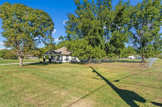 Photo 5 — 2520 E Tuxedo Boulevard, Bartlesville, OK 74006