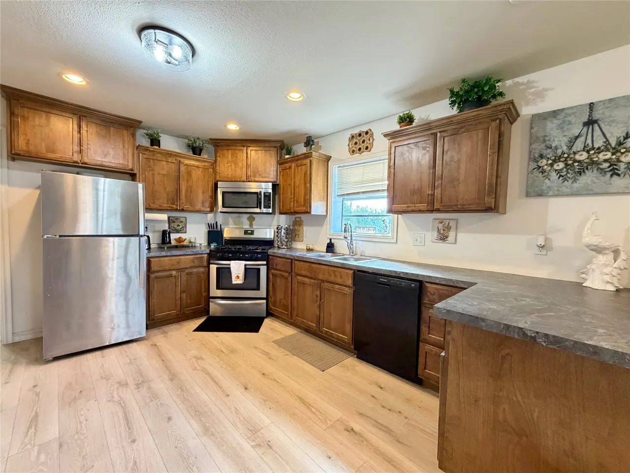 Photo 11 — 1217 E Cherry Street, Cushing, OK 74023
