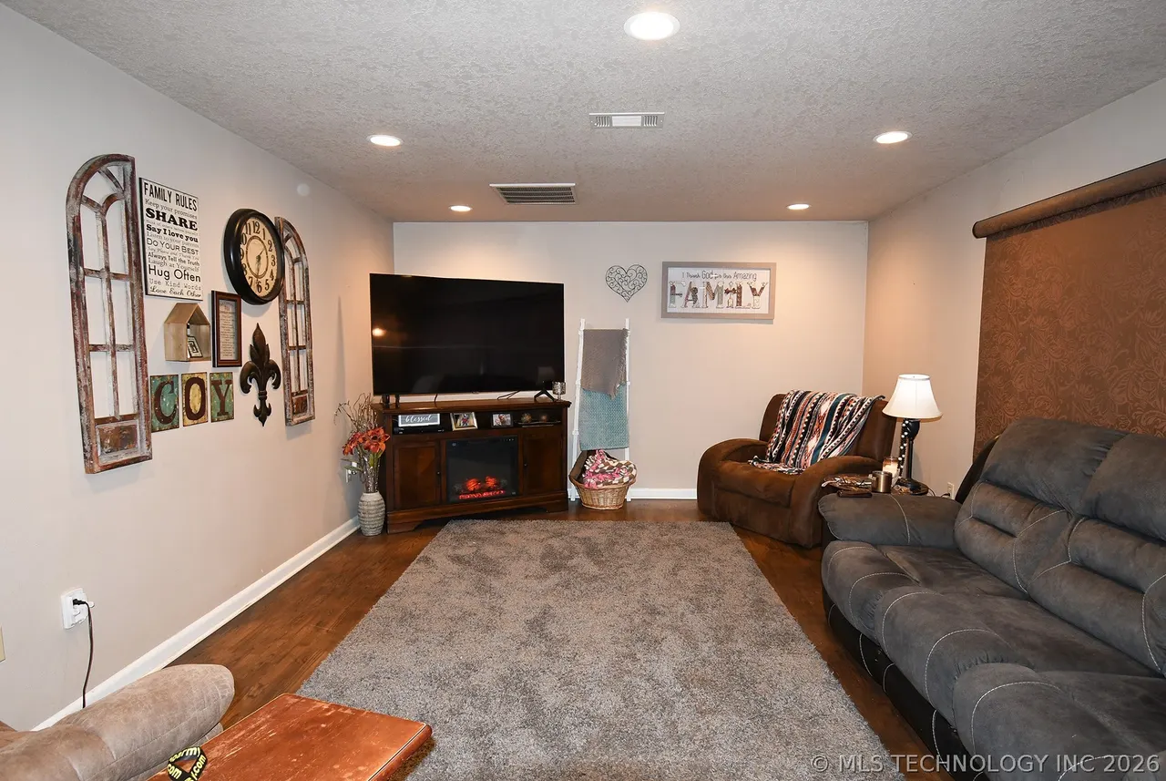 Photo 8 — 311 S Elm Street, Sallisaw, OK 74955