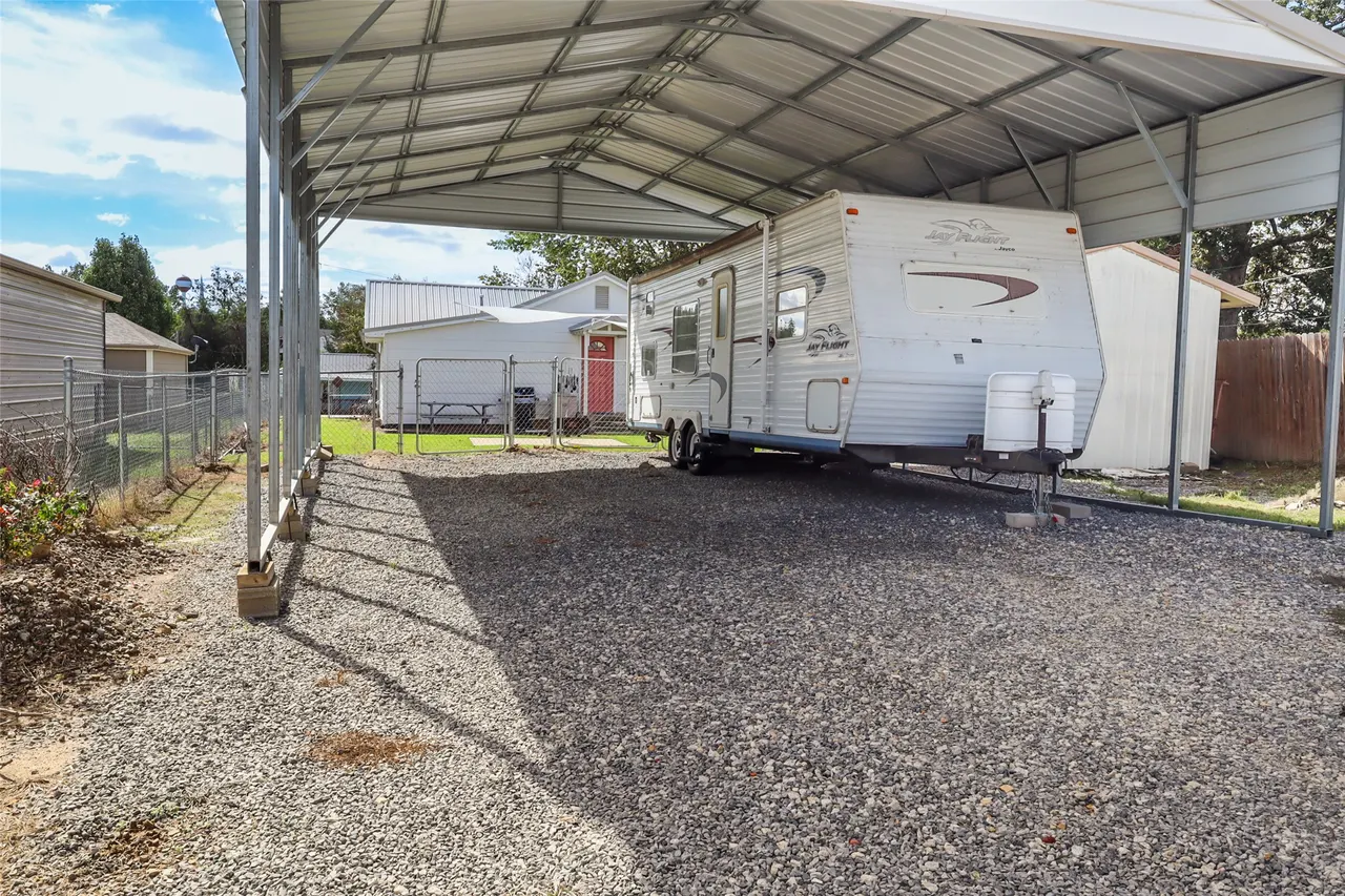 Photo 8 — 424 Rock Avenue, Eufaula, OK 74432