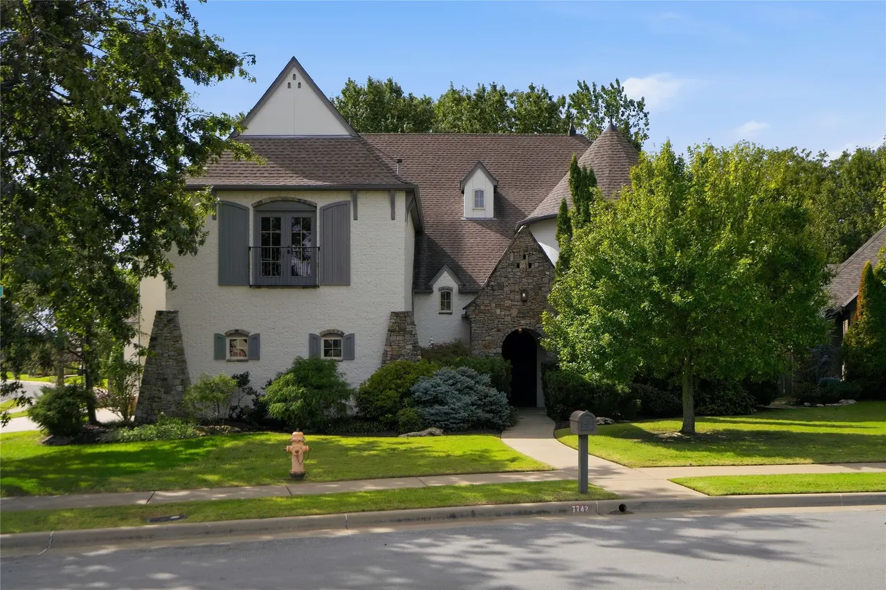 Photo 2 — 7742 S Indian Avenue, Tulsa, OK 74132