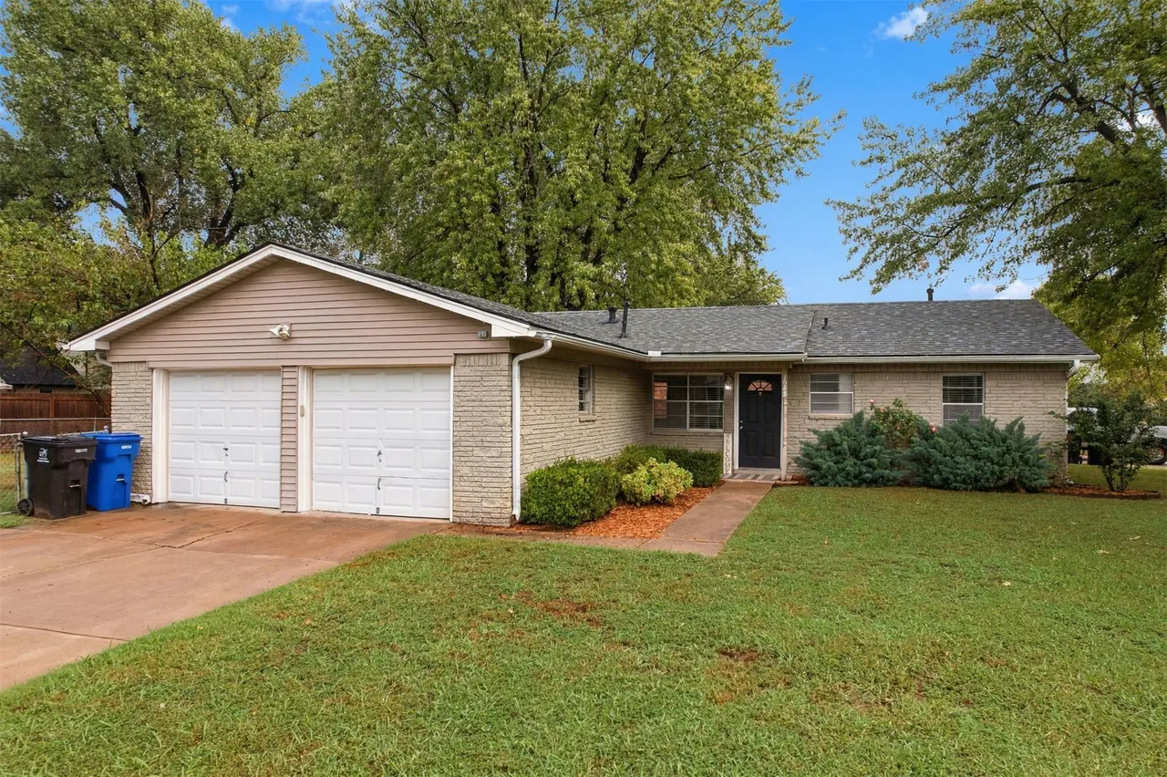 Photo 2 — 1947 S Fern Avenue, Broken Arrow, OK 74012