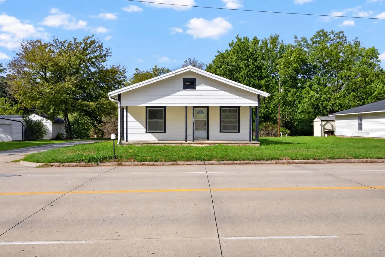 Photo 2 — 116 S Elliott Street, Pryor, OK 74361