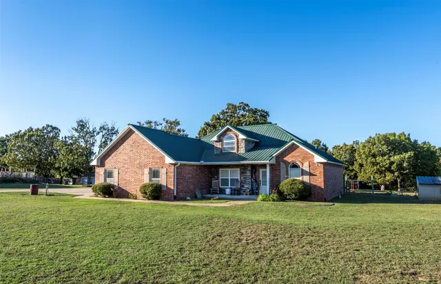 Photo 2 — 473339 E 660 Road, Watts, OK 74964
