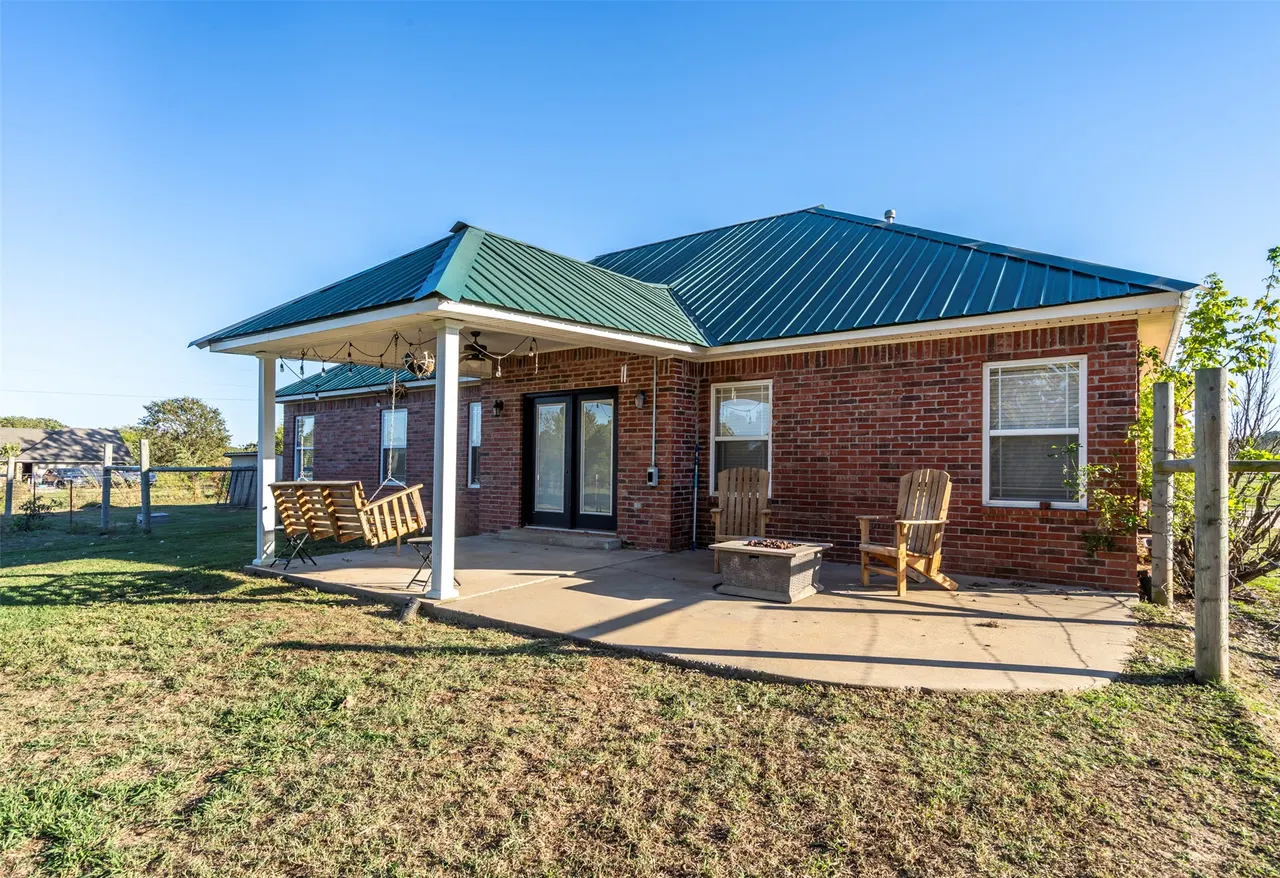 Photo 6 — 473339 E 660 Road, Watts, OK 74964