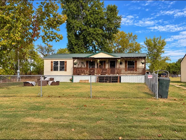 Photo 2 — 10549 W Perry Road, Stigler, OK 74462