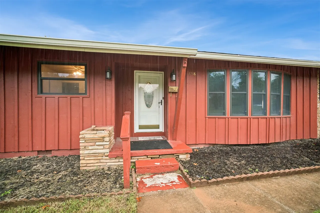 Photo 2 — 1318 N Main Street, Sand Springs, OK 74063