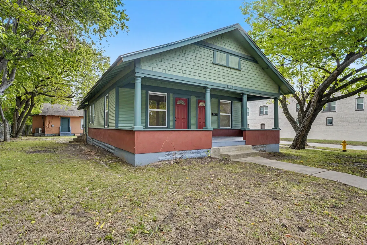 Photo 2 — 111 S Yorktown Avenue E, Tulsa, OK 74104