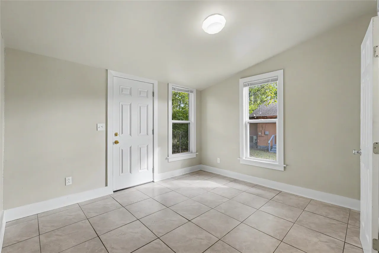 Photo 7 — 111 S Yorktown Avenue E, Tulsa, OK 74104