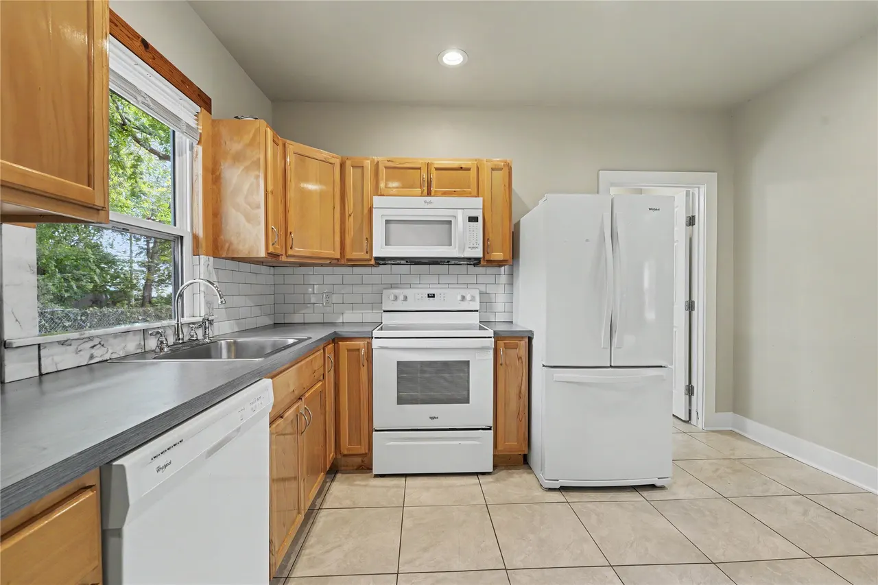 Photo 11 — 111 S Yorktown Avenue E, Tulsa, OK 74104