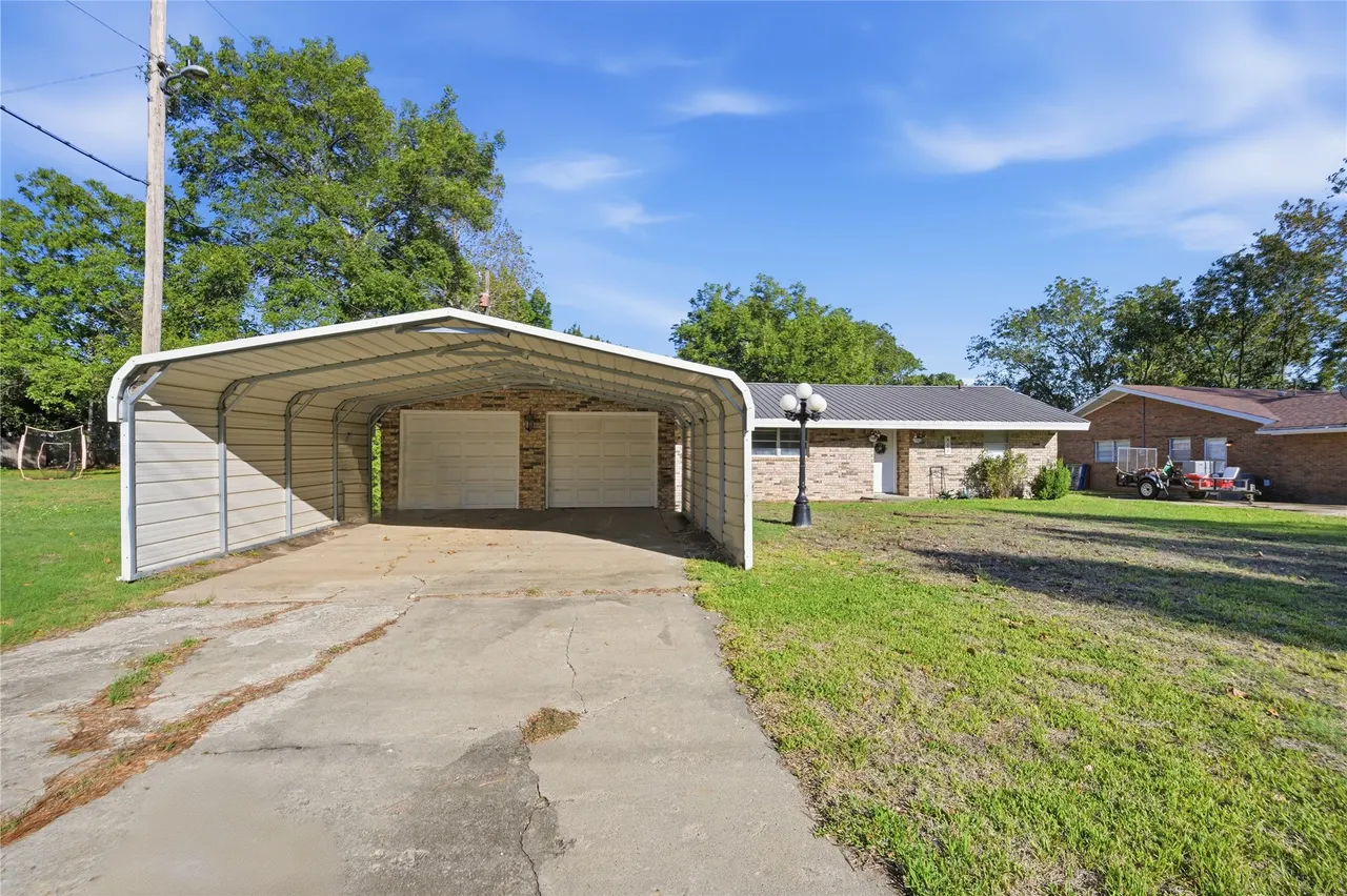 Photo 4 — 900 S Oliphant Street, Holdenville, OK 74848