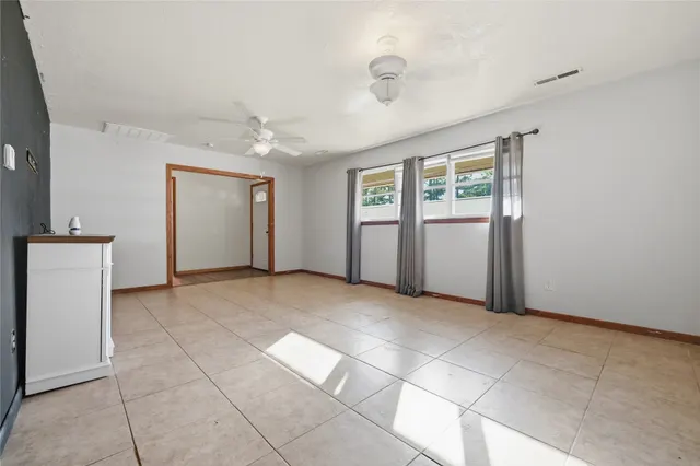 Photo 6 — 900 S Oliphant Street, Holdenville, OK 74848