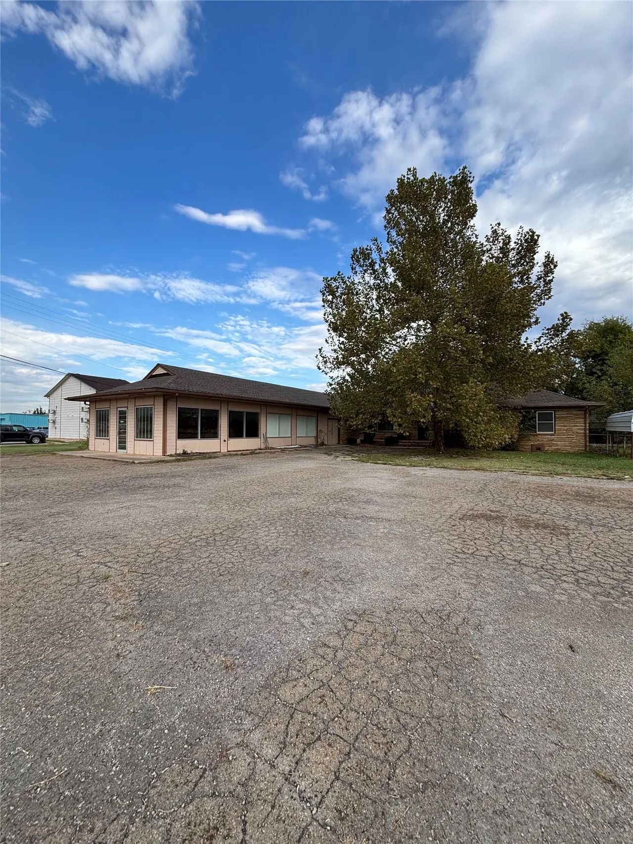 Photo 3 — 418 W Rogers Boulevard, Skiatook, OK 74070