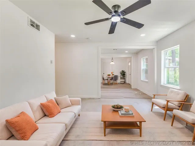 Photo 3 — 338 W 47th Place, Tulsa, OK 74126