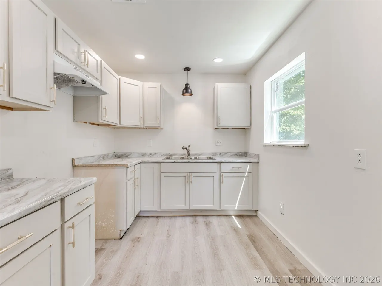 Photo 8 — 338 W 47th Place, Tulsa, OK 74126