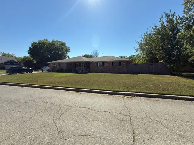 Front exterior — 9270 E 32nd Place, Tulsa, OK 74145