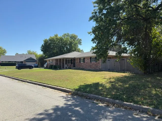 Photo 2 — 9270 E 32nd Place, Tulsa, OK 74145