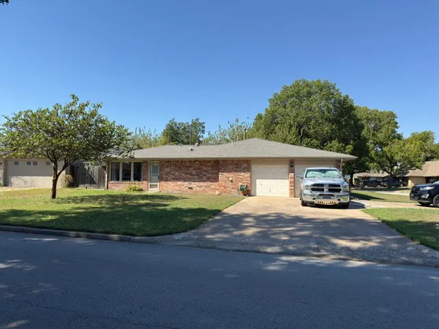 Photo 3 — 9270 E 32nd Place, Tulsa, OK 74145
