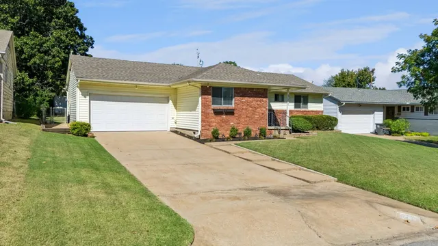 Photo 2 — 5731 E 22nd Place, Tulsa, OK 74114