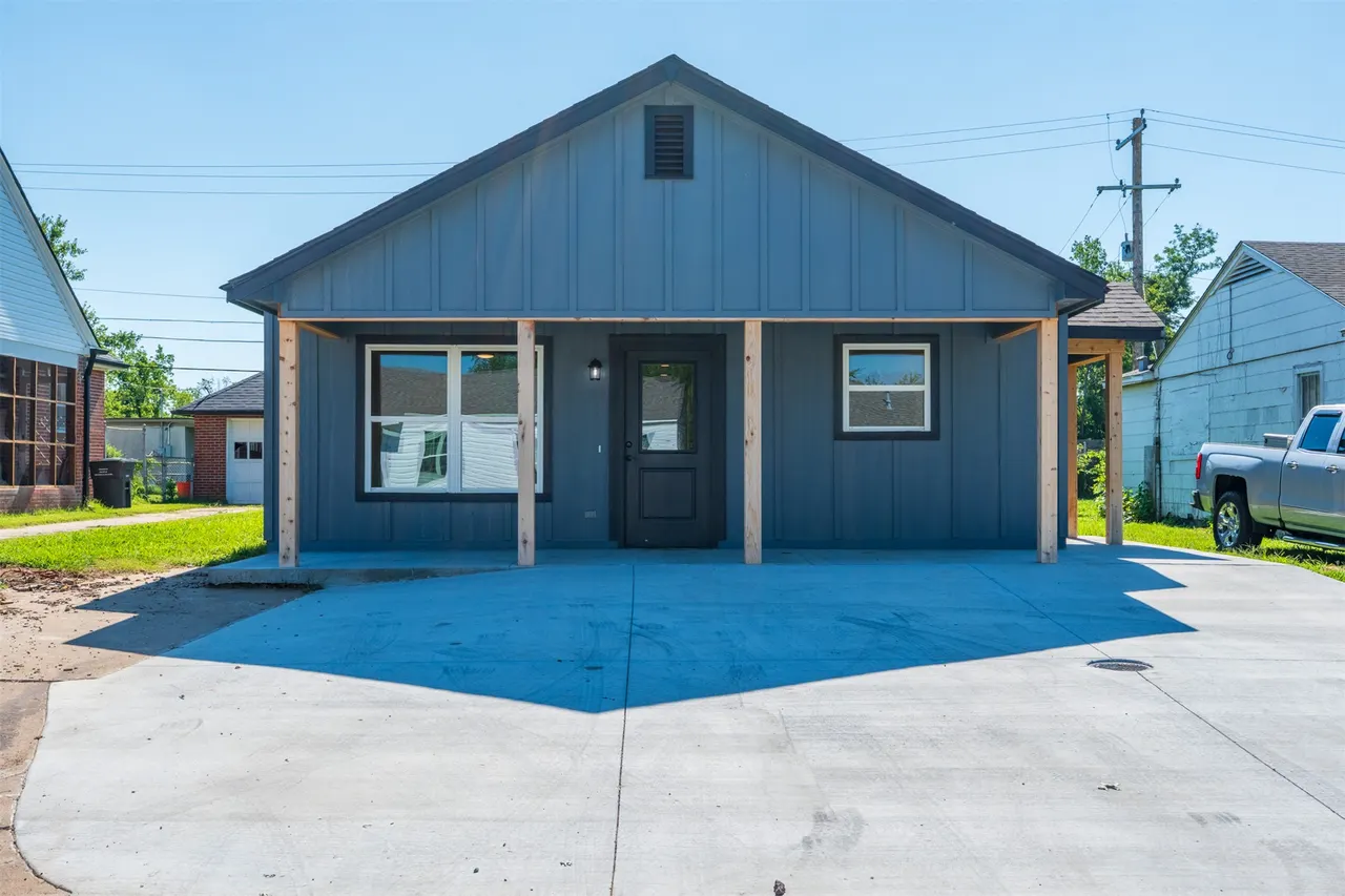 Front exterior — 2218 S Osage Avenue, Bartlesville, OK 74003