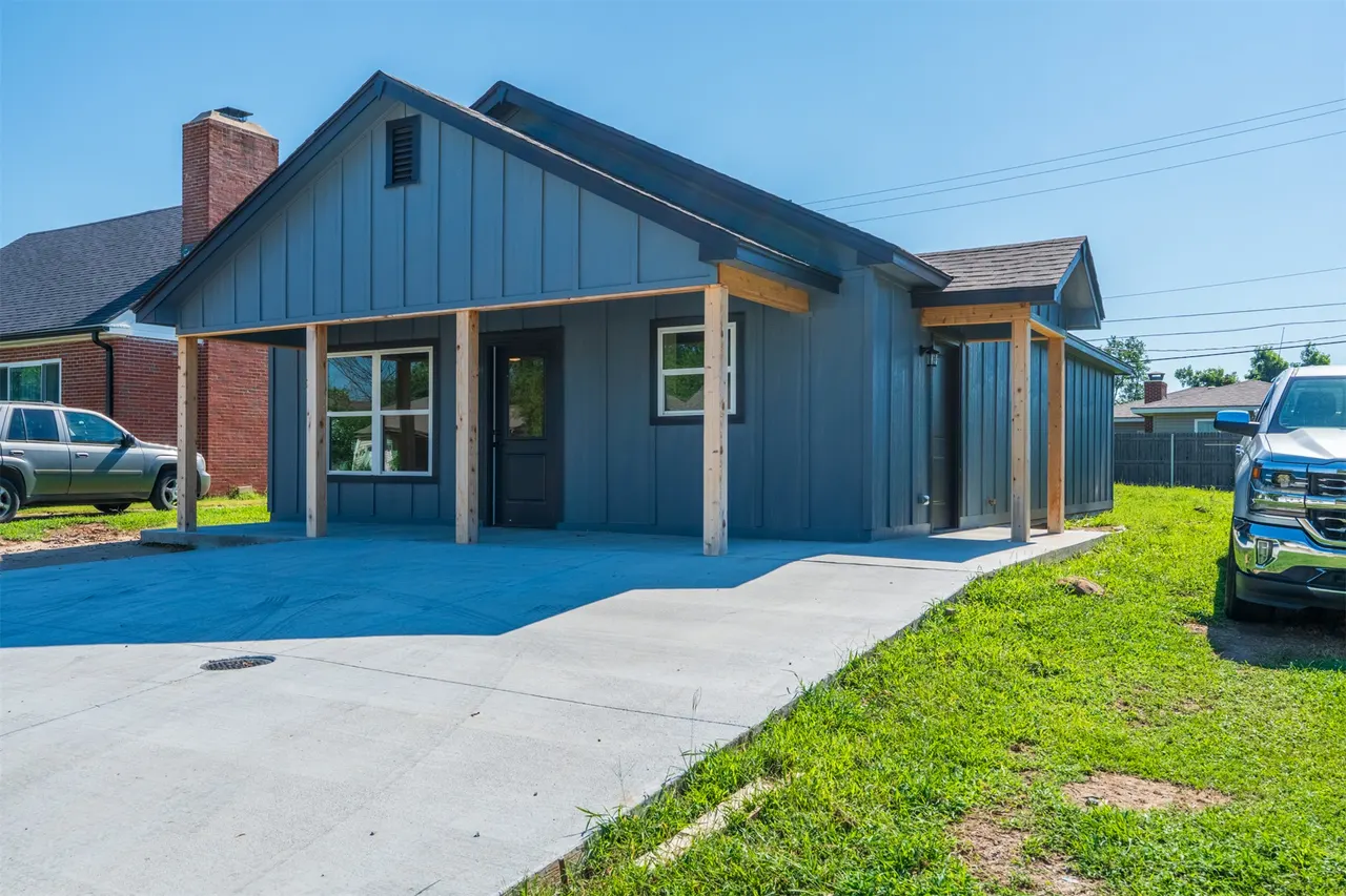 Photo 2 — 2218 S Osage Avenue, Bartlesville, OK 74003