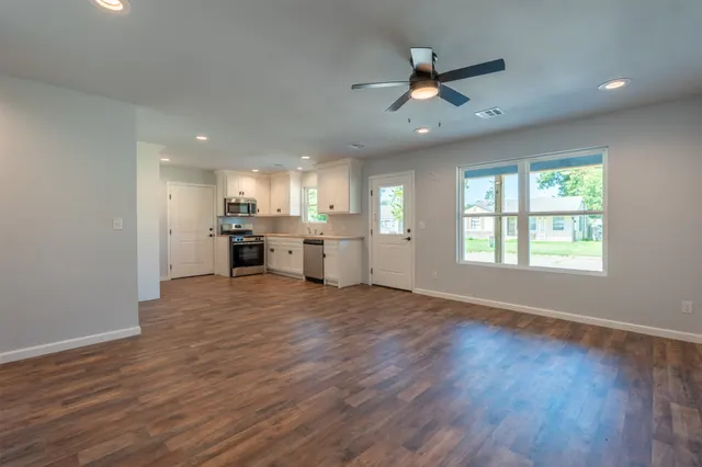 Photo 4 — 2218 S Osage Avenue, Bartlesville, OK 74003