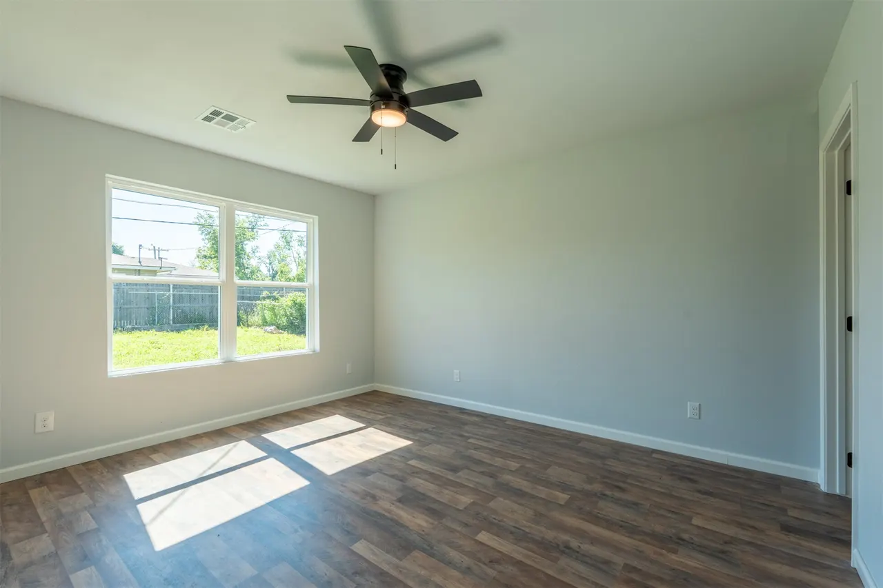 Photo 11 — 2218 S Osage Avenue, Bartlesville, OK 74003