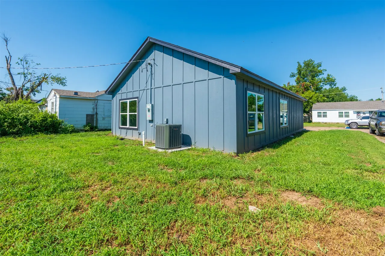 Photo 18 — 2218 S Osage Avenue, Bartlesville, OK 74003