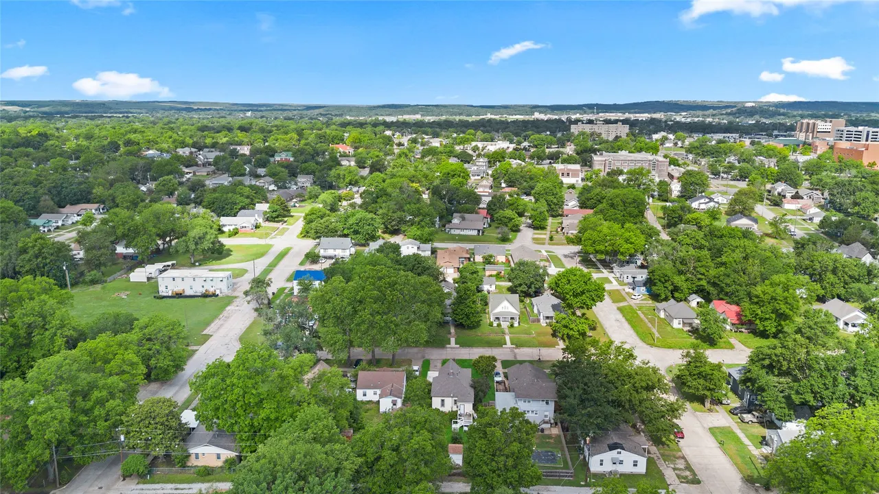 Photo 30 — 910 SE Wyandotte Avenue, Bartlesville, OK 74003