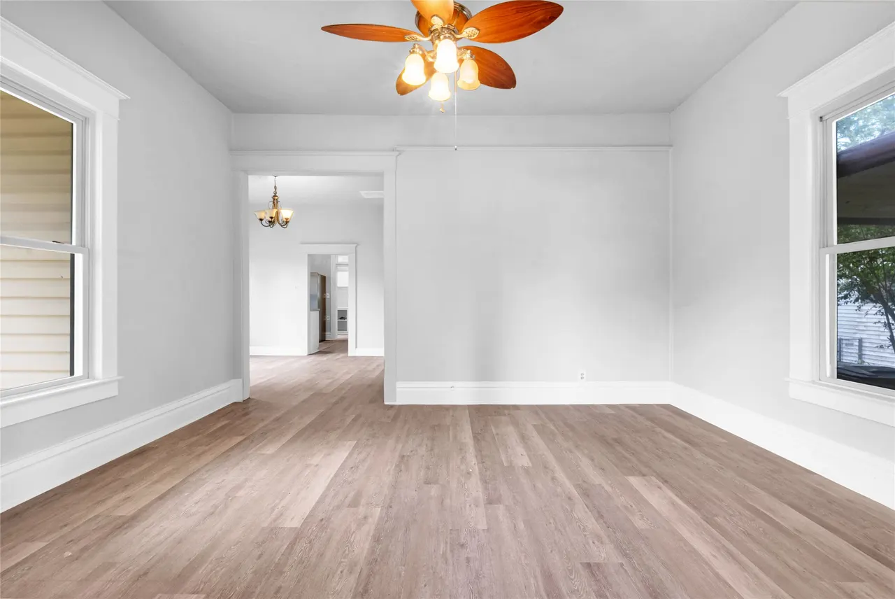 Photo 3 — 910 SE Wyandotte Avenue, Bartlesville, OK 74003