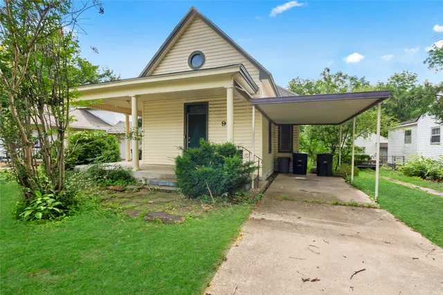 Photo 2 — 910 SE Wyandotte Avenue, Bartlesville, OK 74003