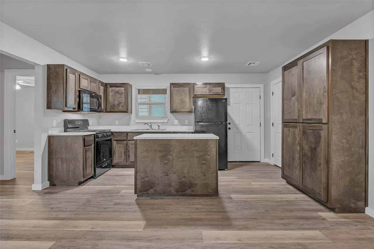 Photo 11 — 423 S Chickasaw Avenue, Bartlesville, OK 74003