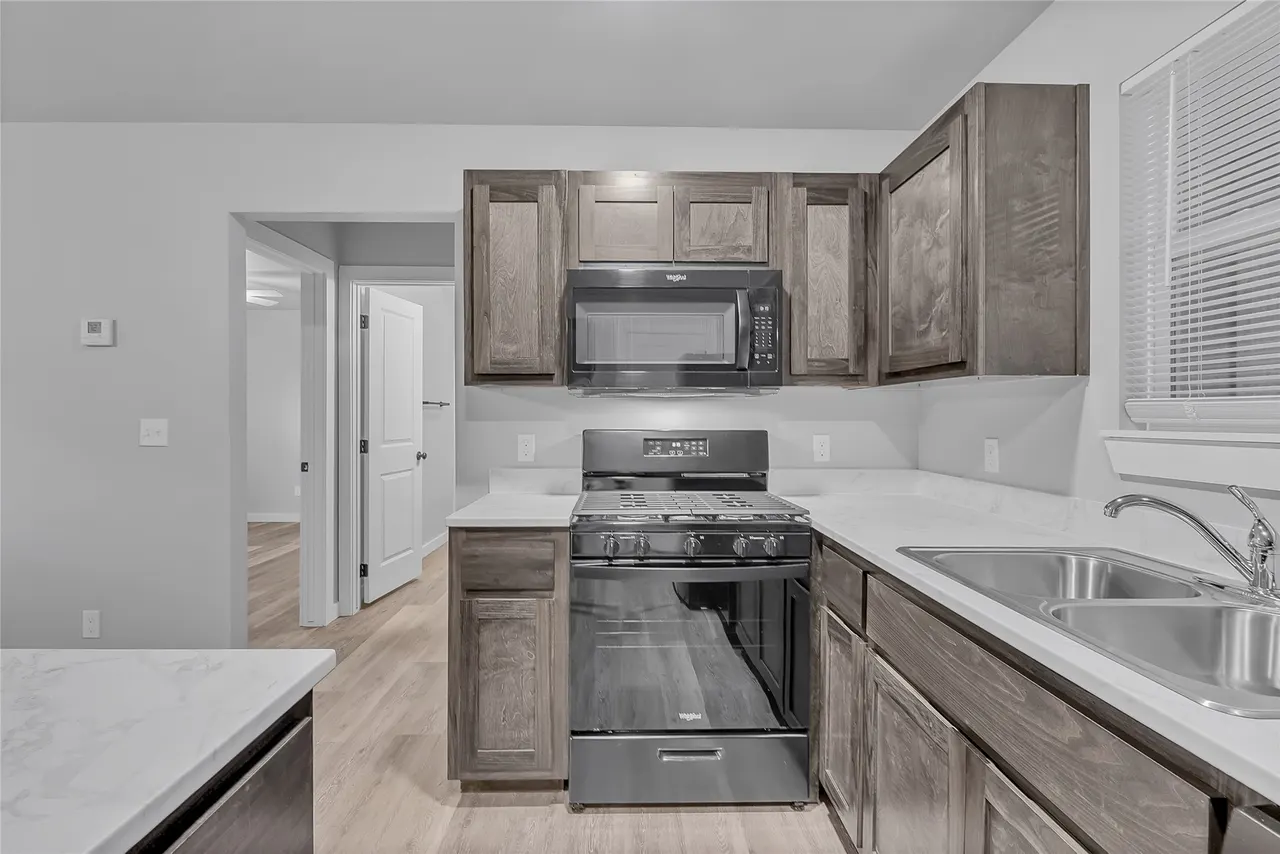 Photo 15 — 423 S Chickasaw Avenue, Bartlesville, OK 74003