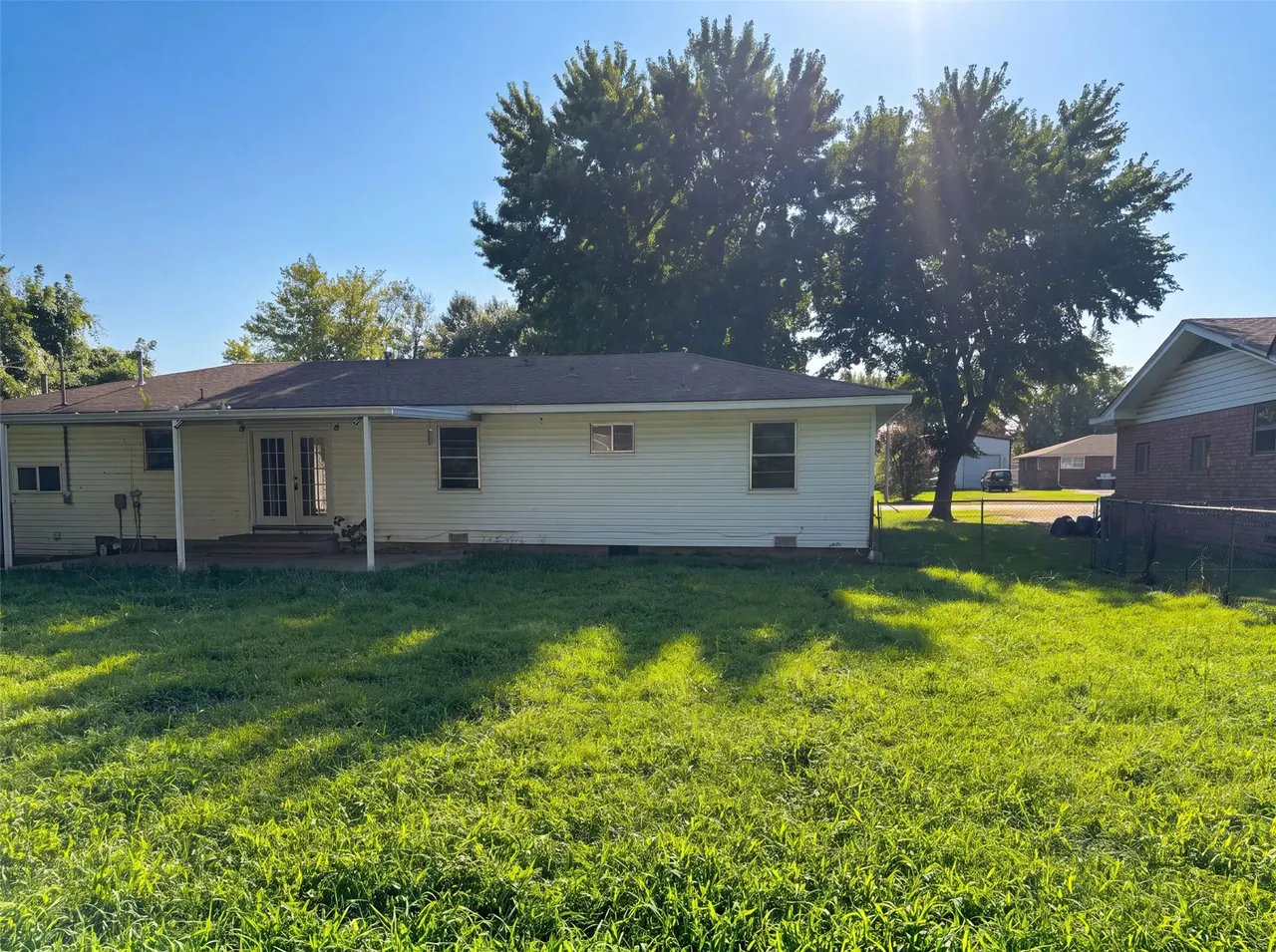 Photo 19 — 405 4th Avenue, Warner, OK 74469
