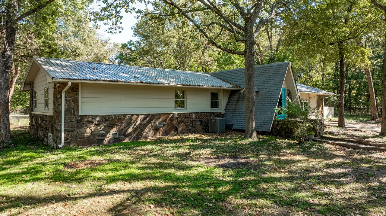 Photo 3 — 32250 S 620 Road, Grove, OK 74344