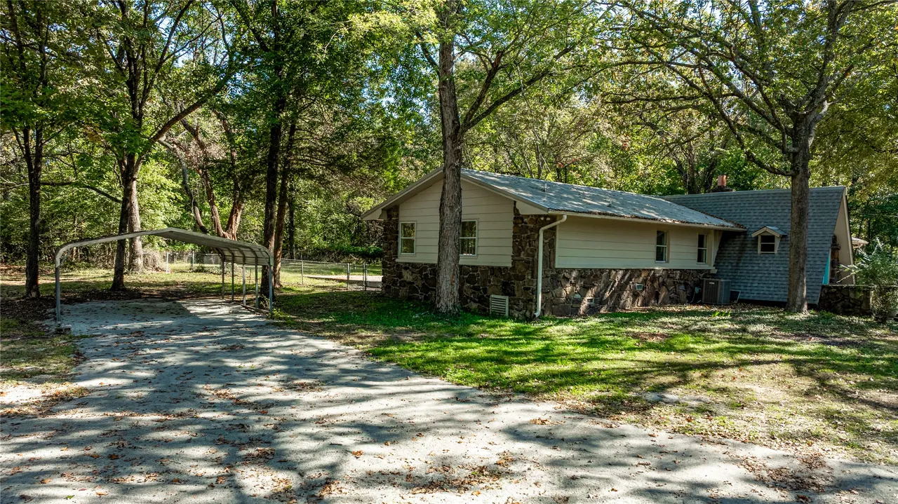 Photo 4 — 32250 S 620 Road, Grove, OK 74344