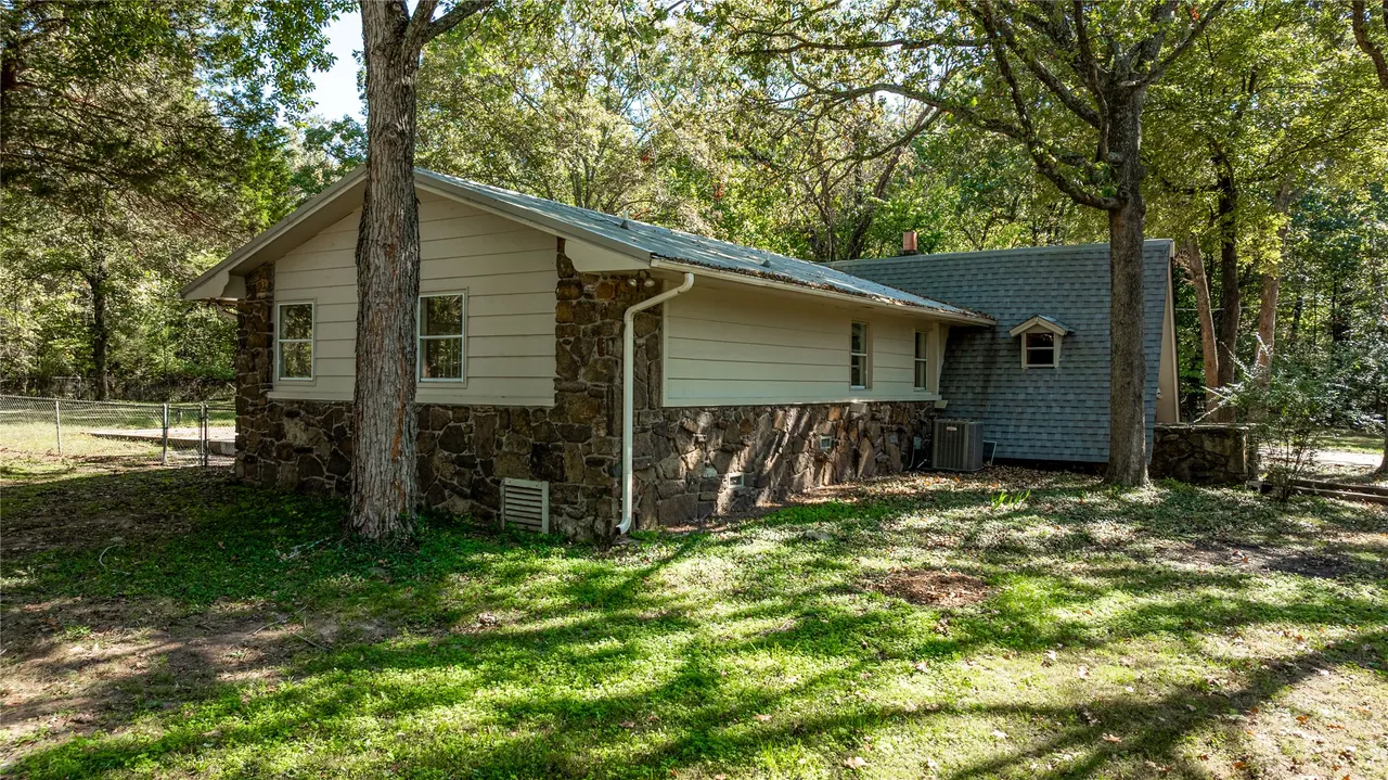 Photo 5 — 32250 S 620 Road, Grove, OK 74344