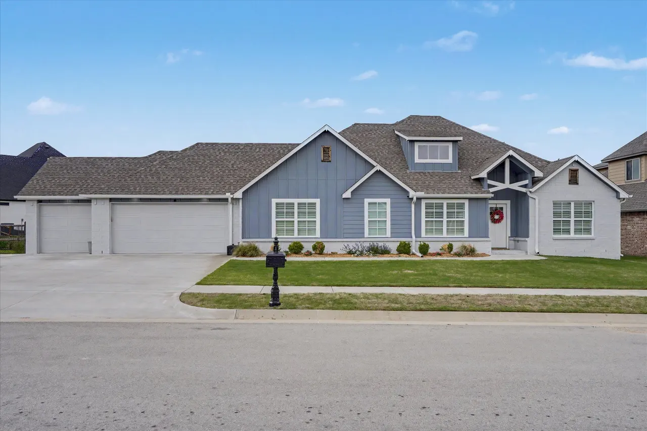 Photo 2 — 18977 E Ridgeline Road, Catoosa, OK 74015