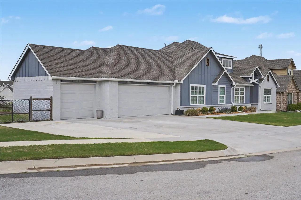Photo 3 — 18977 E Ridgeline Road, Catoosa, OK 74015