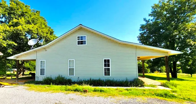 Photo 2 — 61 Taylar Road, McAlester, OK 74501