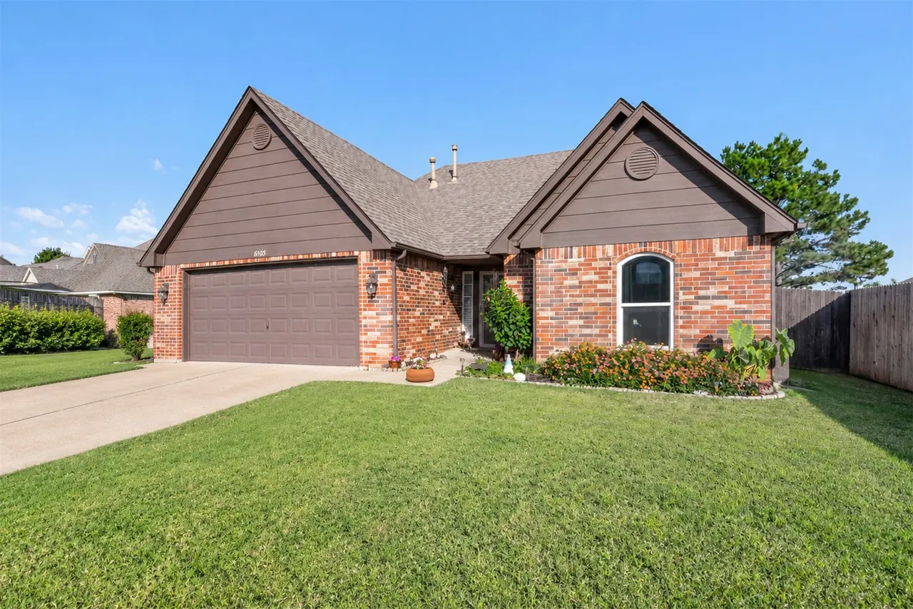 Front exterior — 8105 S Elder Avenue, Broken Arrow, OK 74011