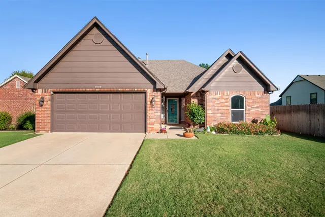 Photo 2 — 8105 S Elder Avenue, Broken Arrow, OK 74011
