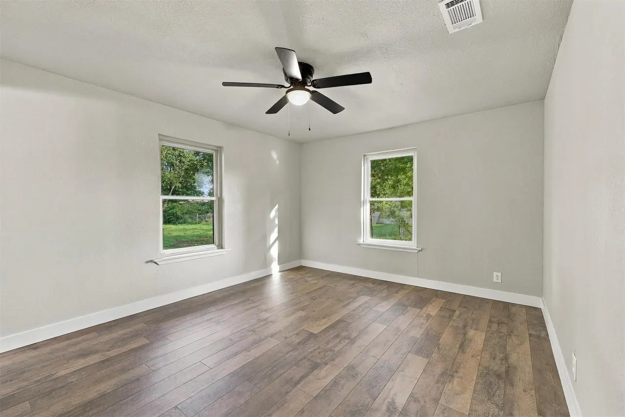 Photo 32 — 210 N Collins, Colbert, OK 74733