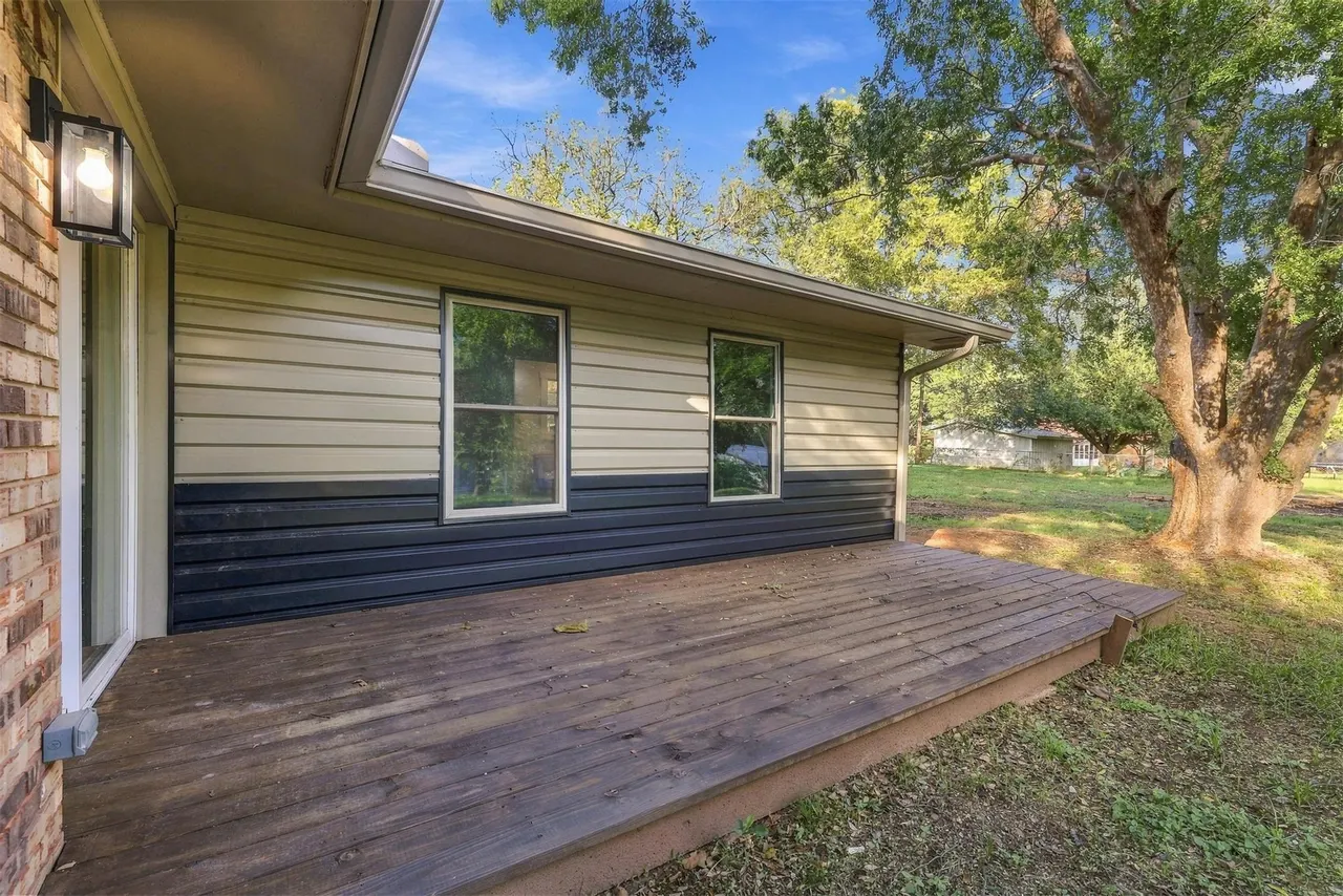 Photo 39 — 210 N Collins, Colbert, OK 74733