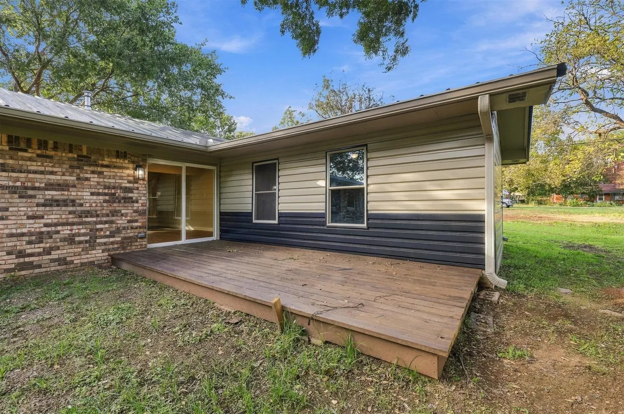 Photo 40 — 210 N Collins, Colbert, OK 74733