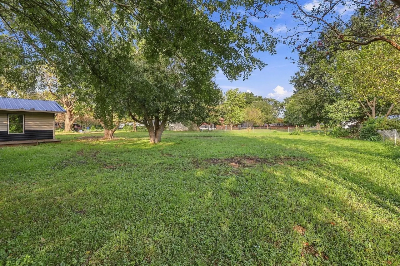 Photo 41 — 210 N Collins, Colbert, OK 74733