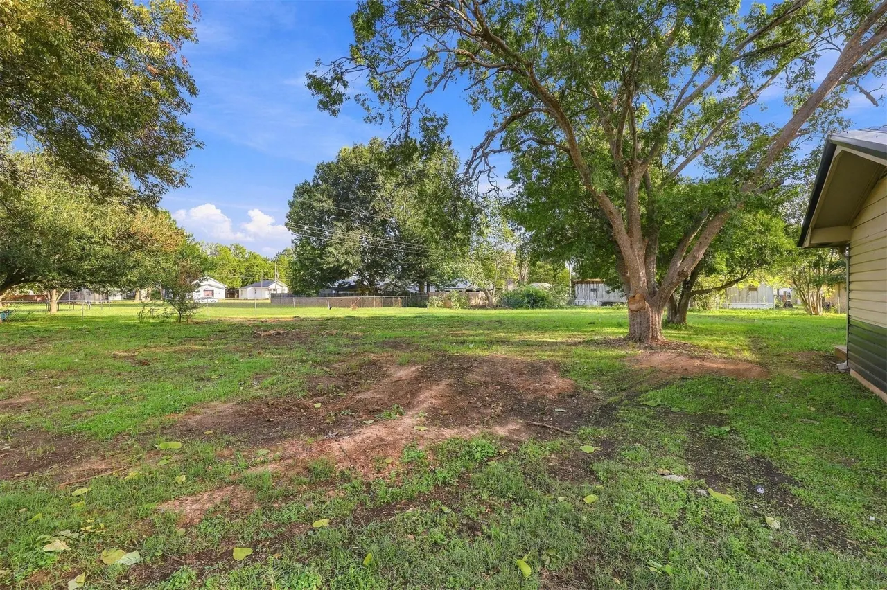 Photo 43 — 210 N Collins, Colbert, OK 74733