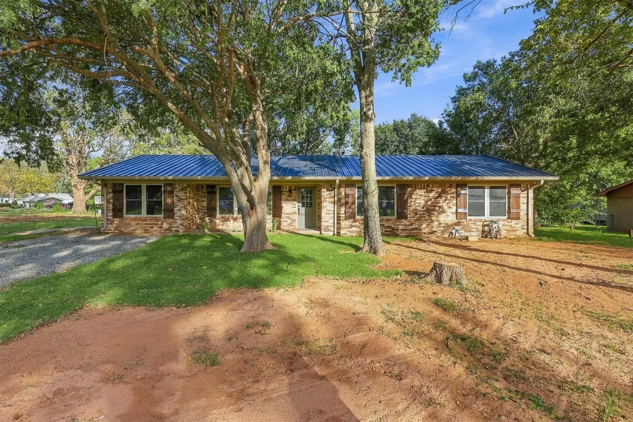 Photo 44 — 210 N Collins, Colbert, OK 74733