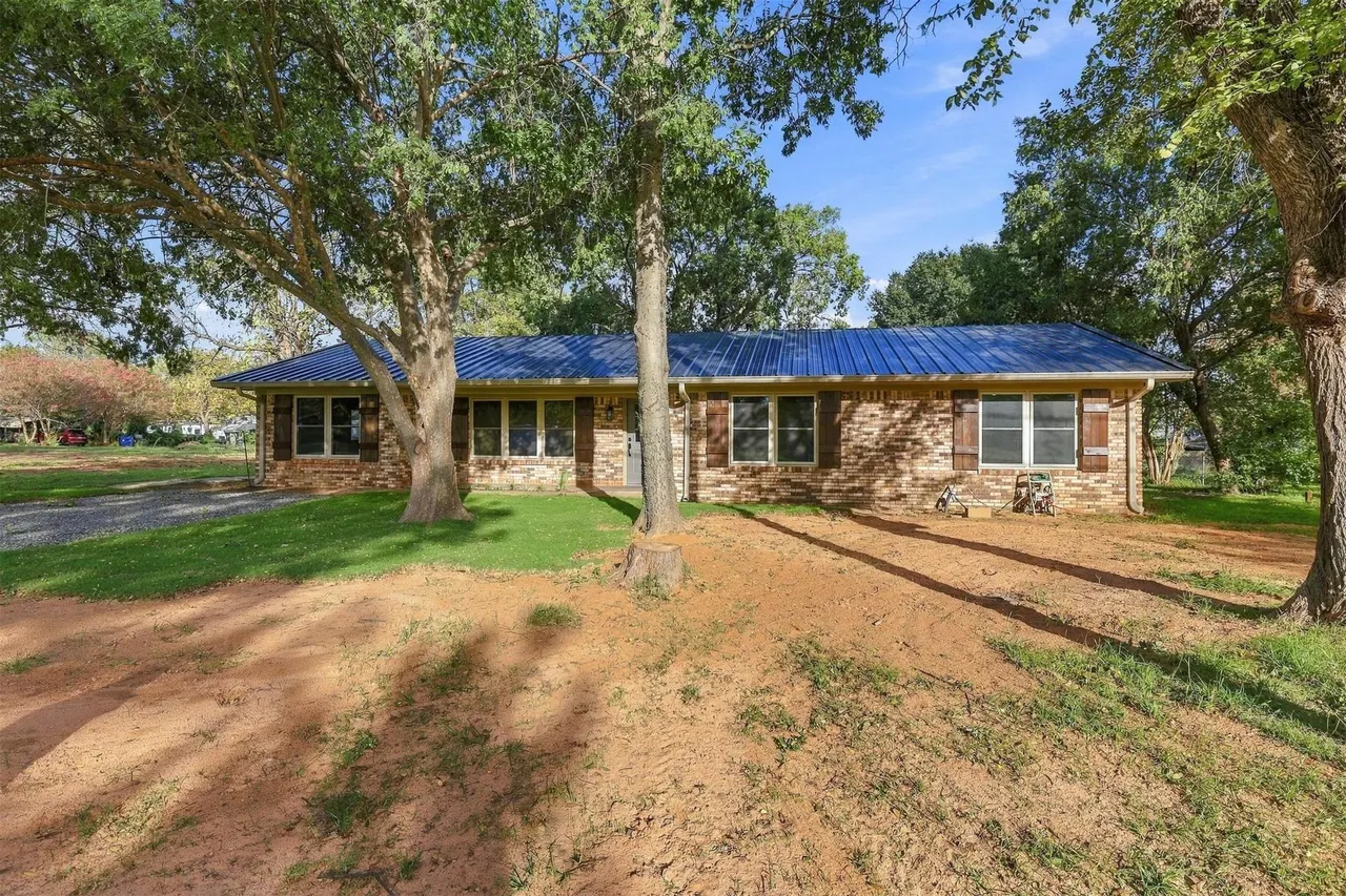 Photo 45 — 210 N Collins, Colbert, OK 74733