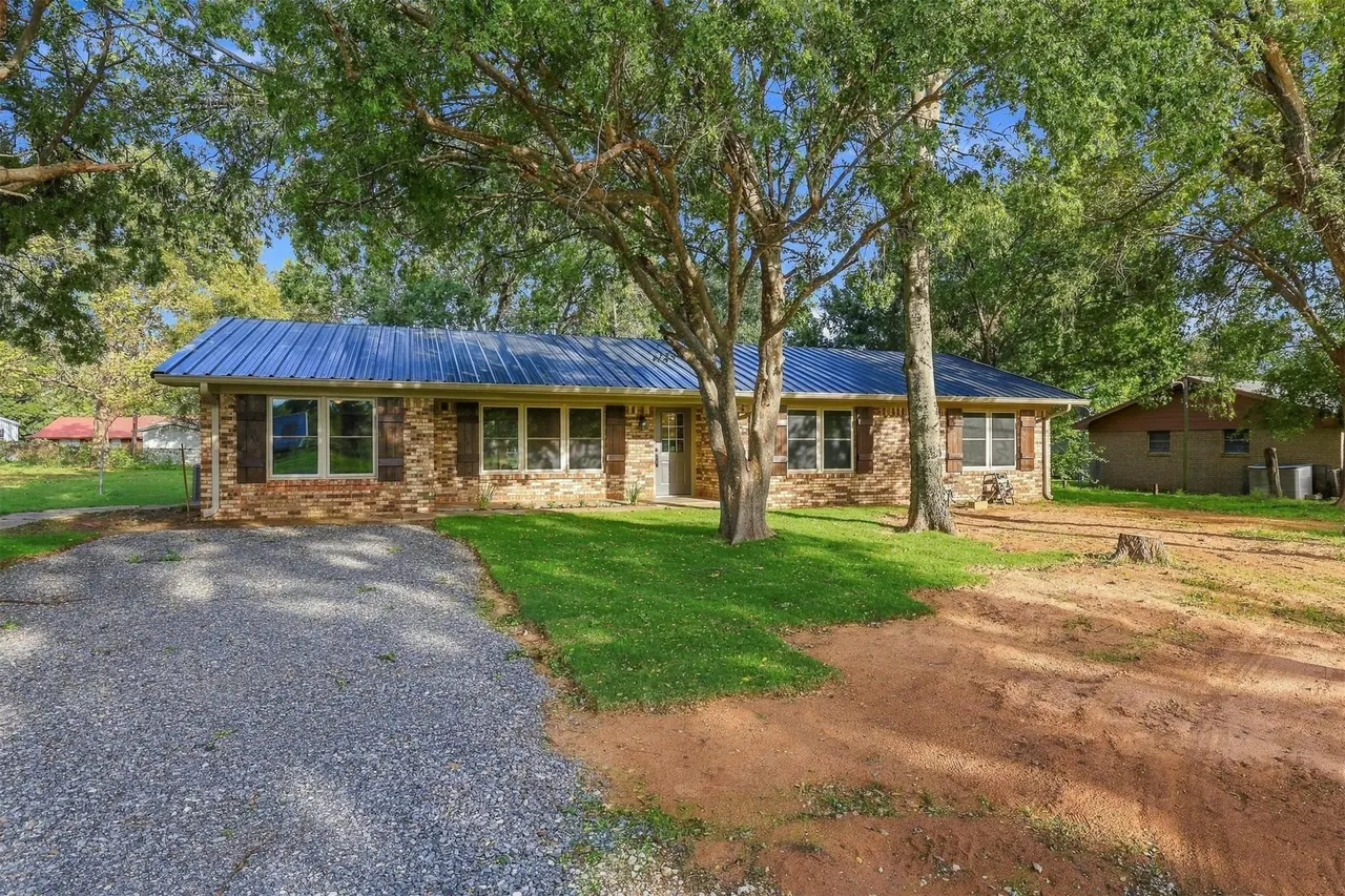 Photo 47 — 210 N Collins, Colbert, OK 74733